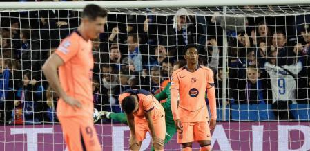 世体：本赛季巴萨15场比赛丢20球，弗里克防守战术再受质疑