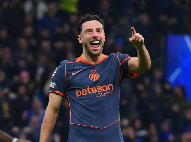 贴地斩助国米再度领先，卡洛斯-奥古斯托打进生涯欧冠处子球