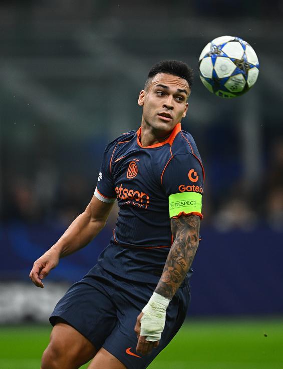 劳塔罗11战12球超凯恩！国米2-1欧冠新军，四连胜紧追2大争冠热门