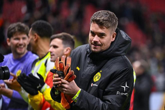 德天空：多特将在今天与二门亚历山大-迈尔续约至2027年