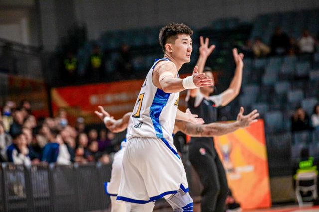 浙江廣廈VS上海男籃！王博拒絕輸球，洛夫頓確定出戰，CCTV5直播